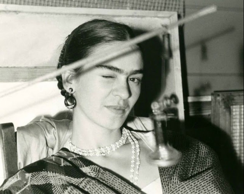 Playful, sly and perky: 20 vintage celebrities who wink at the camera Playful, sly and perky: 20 vintage celebrities who wink at the camera