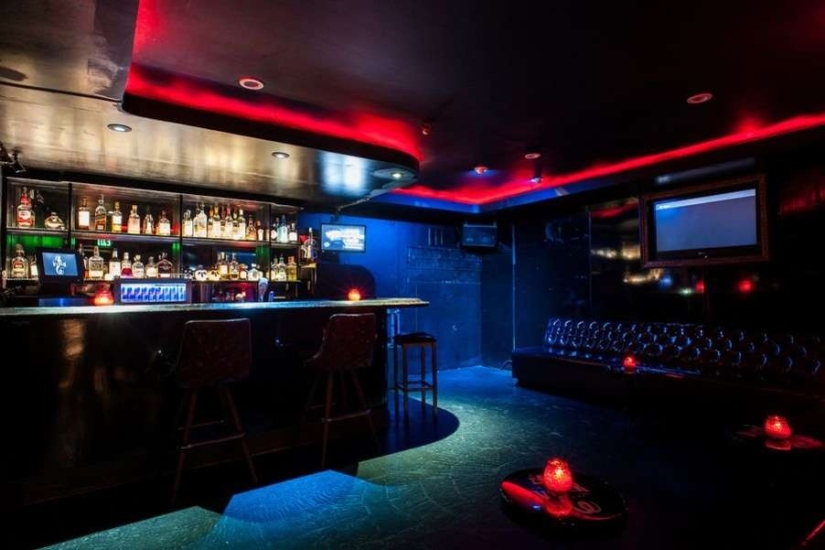 Popularidad, dinero y muerte: los oscuros secretos del Viper Room club de los años 90 Popularidad, dinero y muerte: los oscuros secretos del Viper Room club de los años 90