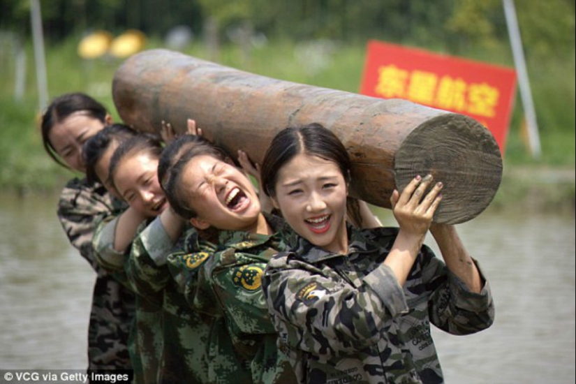 Por qué es mejor no meterse con azafatas chinas ásperas Por qué es mejor no meterse con azafatas chinas ásperas