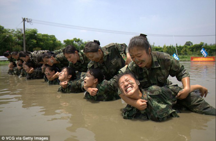 Por qué es mejor no meterse con azafatas chinas ásperas Por qué es mejor no meterse con azafatas chinas ásperas