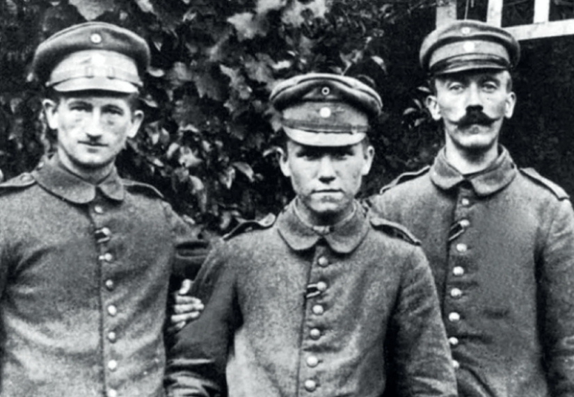 Por qué Hitler tenía un bigote de cepillo y donde el gas mostaza