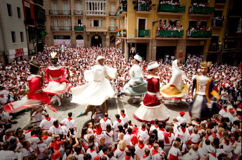 Por qué la gente en España corre de toros: la historia de las vacaciones de San Fermín en Pamplona
