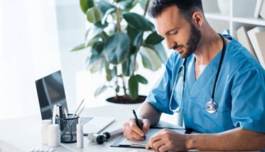 Por qué los médicos tienen escritura ilegible: dice un experto grafólogo Por qué los médicos tienen escritura ilegible: dice un experto grafólogo