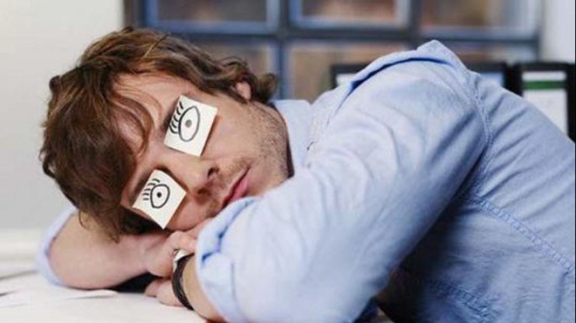 Por qué nos sentimos cansados incluso sin hacer nada. Los científicos advirtieron sobre el peligro Por qué nos sentimos cansados incluso sin hacer nada. Los científicos advirtieron sobre el peligro