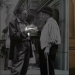 Por qué Walt Disney muestra dos dedos en todas sus fotos Por qué Walt Disney muestra dos dedos en todas sus fotos