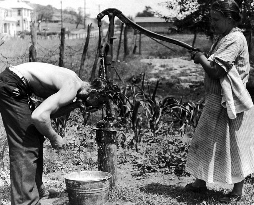Praise the water — a selection of photos from the archive of LIFE