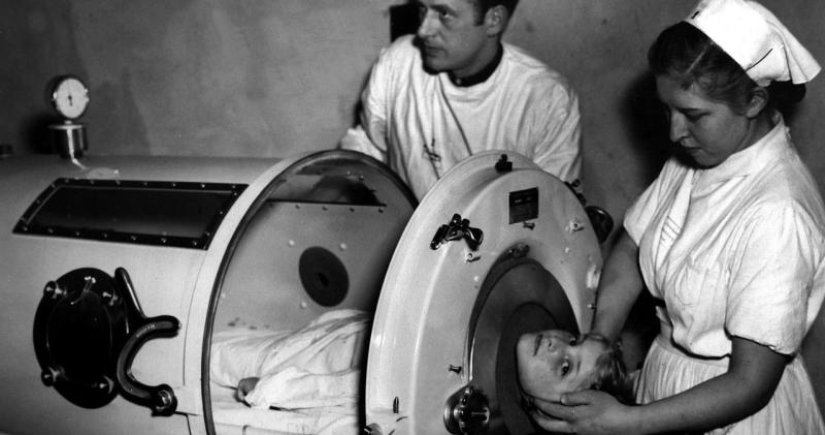 Prisoners of the "Iron lung": how to rescue victims of polio, have forgotten how to breathe