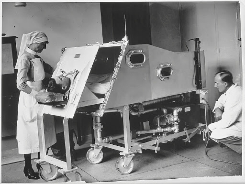 Prisoners of the "Iron lung": how to rescue victims of polio, have forgotten how to breathe
