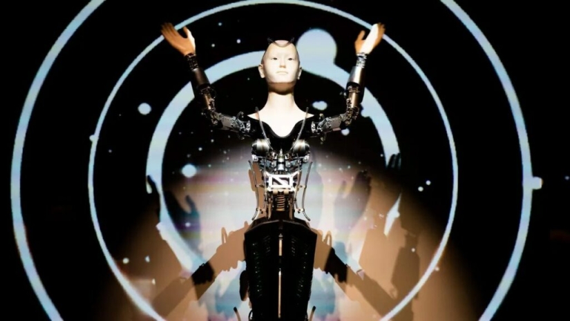 Progress has come so far: a robot preacher works in a Japanese temple