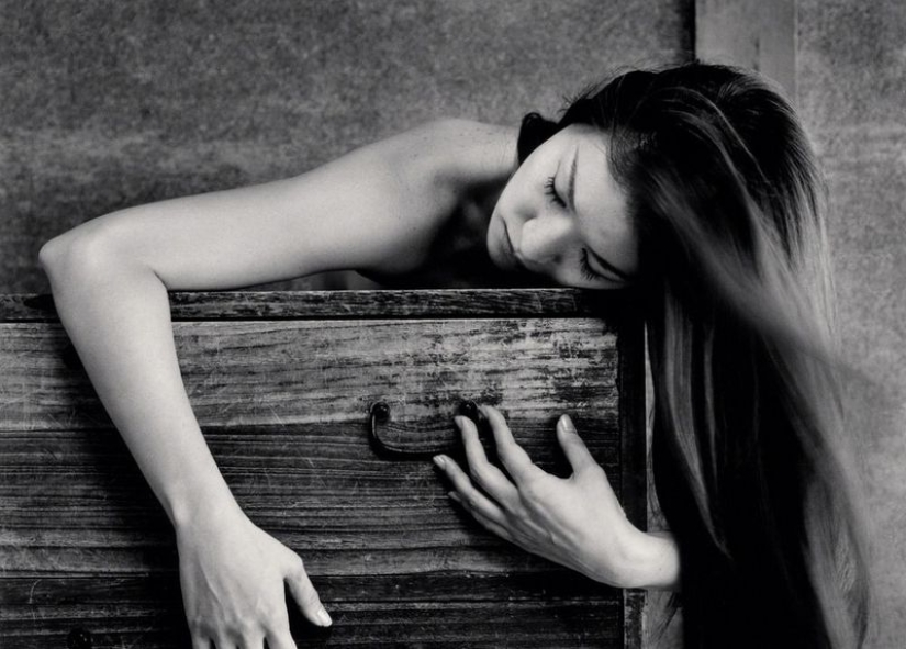 Proyecto fotográfico de Michael Kenna "Rafu": desnudo femenino al estilo del haiku japonés Proyecto fotográfico de Michael Kenna "Rafu": desnudo femenino al estilo del haiku japonés