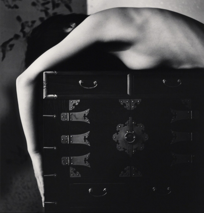 Proyecto fotográfico de Michael Kenna "Rafu": desnudo femenino al estilo del haiku japonés Proyecto fotográfico de Michael Kenna "Rafu": desnudo femenino al estilo del haiku japonés