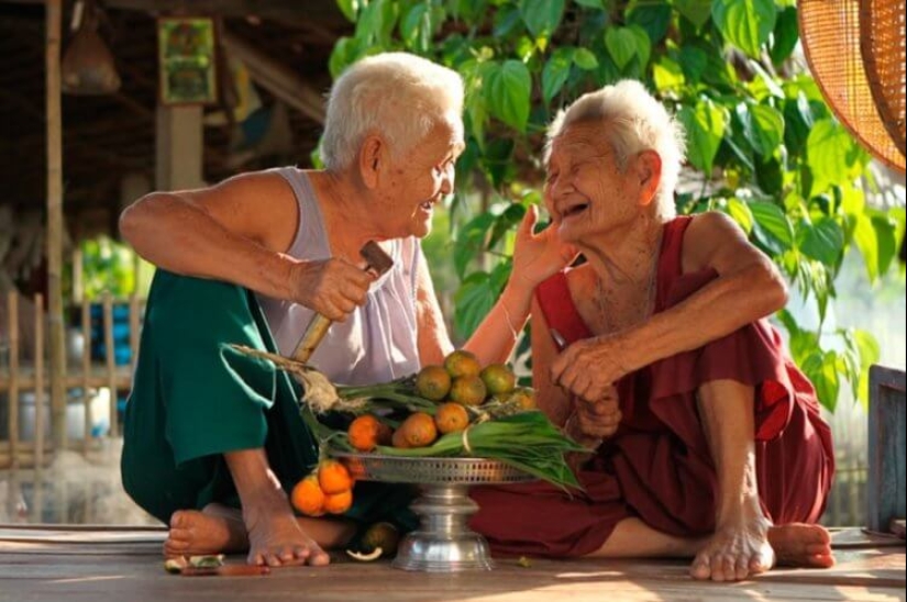 ¿Qué es el "Efecto Zonas Azules": Secretos de los Hígados Largos de los 5 Lugares Más Saludables del Planeta?