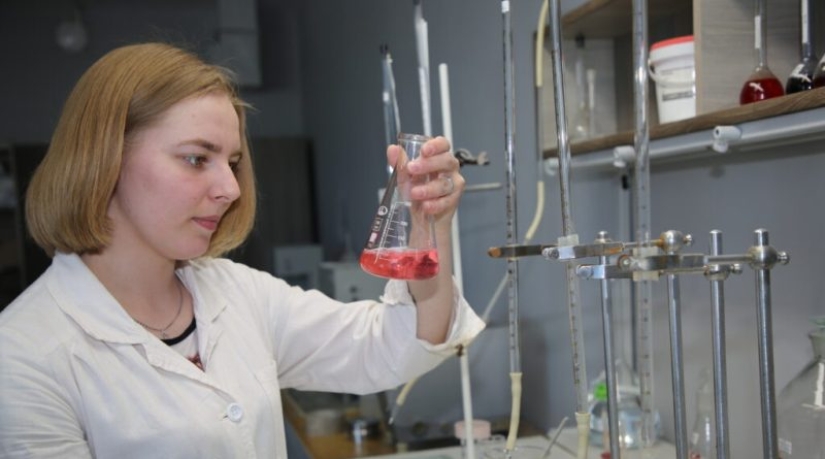 ¿Qué es el “pegamento para carne” y por qué se deben evitar los productos que lo contienen?