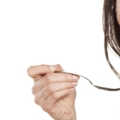 ¿Qué pasa si te tragas una mosca?