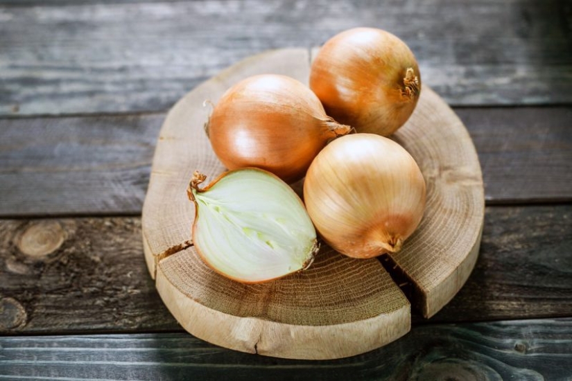 Quién no puede comer limón, jengibre, cebolla y ajo, y por qué