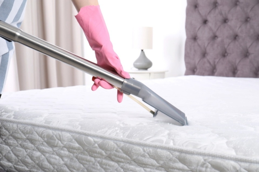 Quiet Sleep: Three simple tips from sleep experts on how to deal with snoring Quiet Sleep: Three simple tips from sleep experts on how to deal with snoring