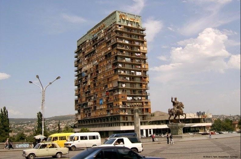 Radisson Blu Iveria: un hotel de lujo que fue un campo de refugiados