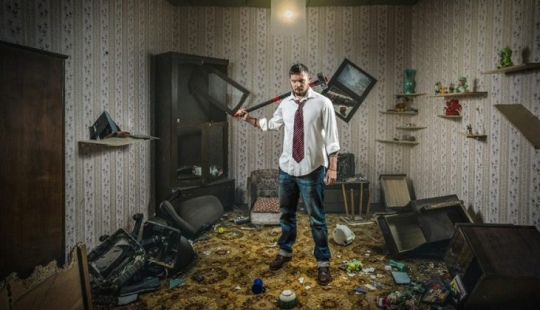 Rage rooms are a popular way to deal with stress, taking away bread from psychologists Rage rooms are a popular way to deal with stress, taking away bread from psychologists