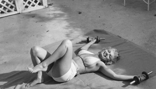 Rare photos of Marilyn Monroe in training in 1953 Rare photos of Marilyn Monroe in training in 1953