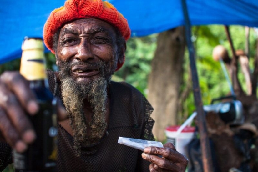 Rastafarianism: ¿qué sabemos acerca de la religión de Dios JAI del consejo, y a sus seguidores Rastafarianism: ¿qué sabemos acerca de la religión de Dios JAI del consejo, y a sus seguidores