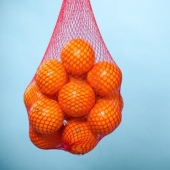 Red grid for oranges: a marketing move or a practical purpose? Red grid for oranges: a marketing move or a practical purpose?