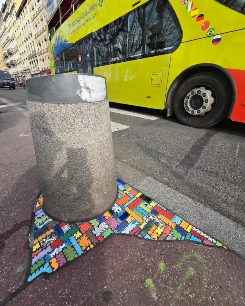 Repairing Streets with Artful Mosaics