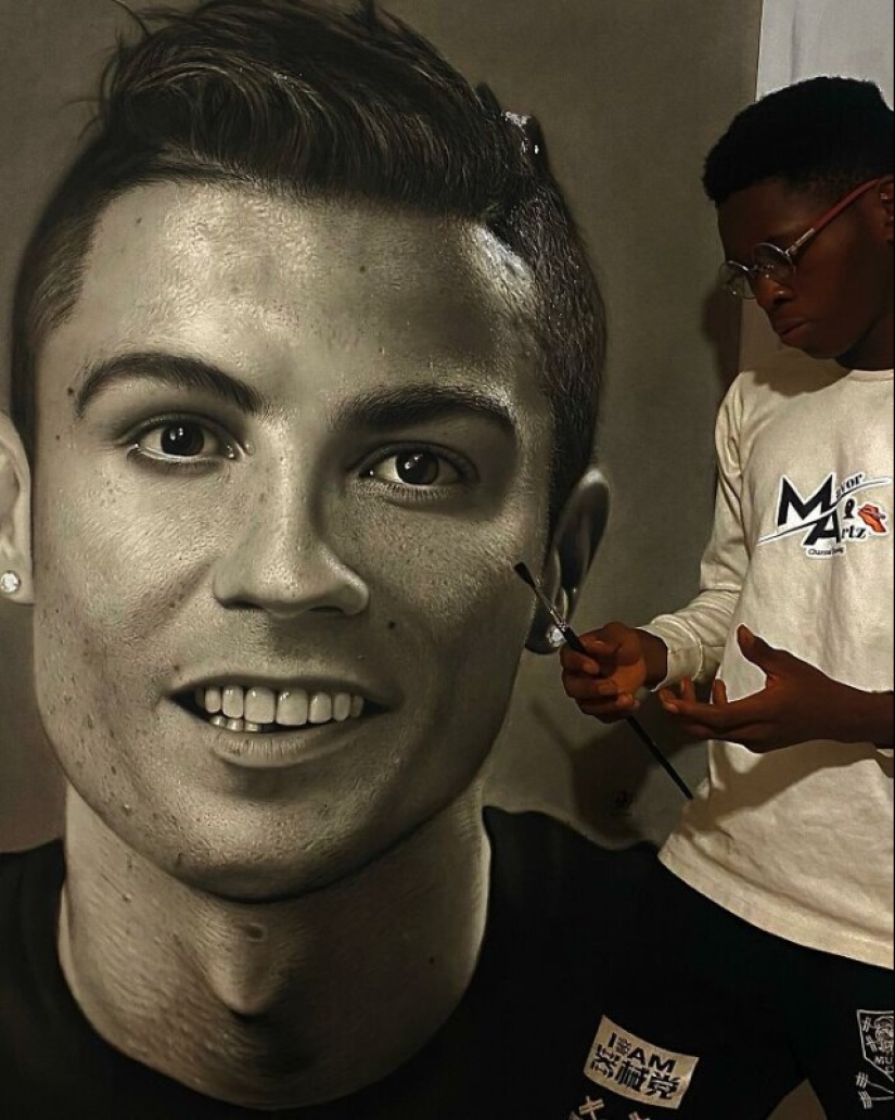 Retratos al carboncillo del hiperrealista Mayor Olajide Retratos al carboncillo del hiperrealista Mayor Olajide