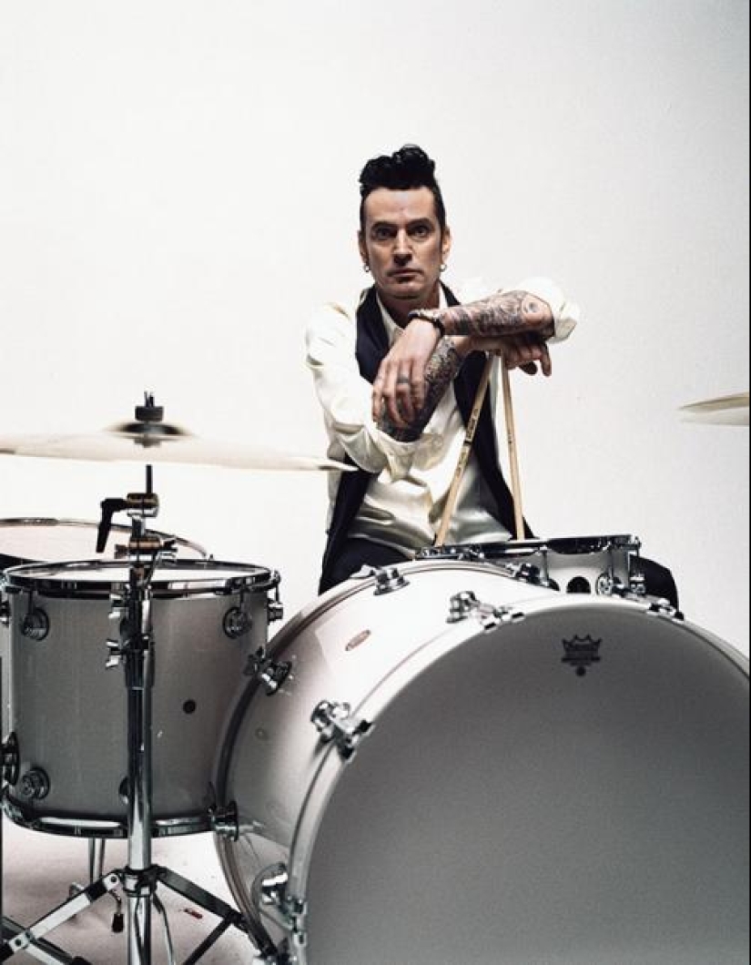 Retratos de famosos realizados por la estrella del rock Bryan Adams