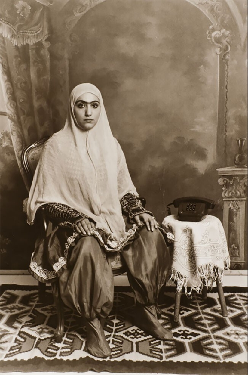 Retratos fotográficos de bellezas iraníes al estilo del siglo XIX Retratos fotográficos de bellezas iraníes al estilo del siglo XIX