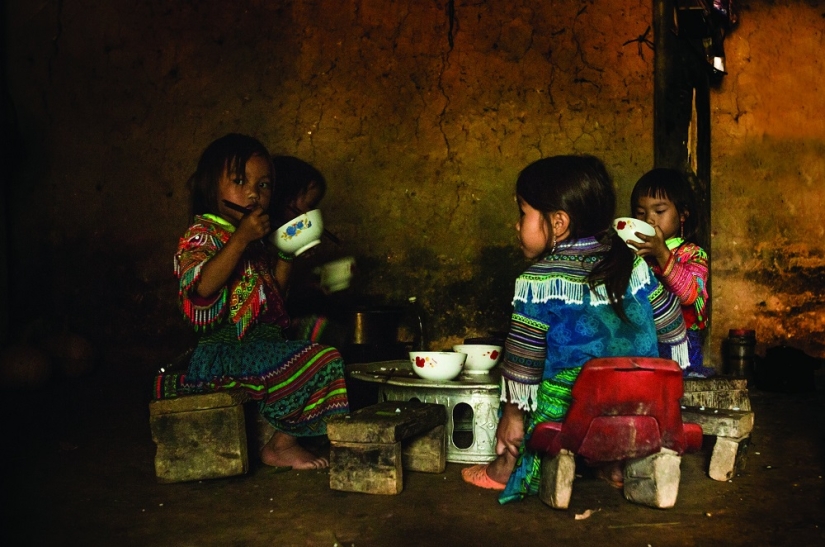 Retratos llamativos de representantes de las tribus del norte de Vietnam Retratos llamativos de representantes de las tribus del norte de Vietnam