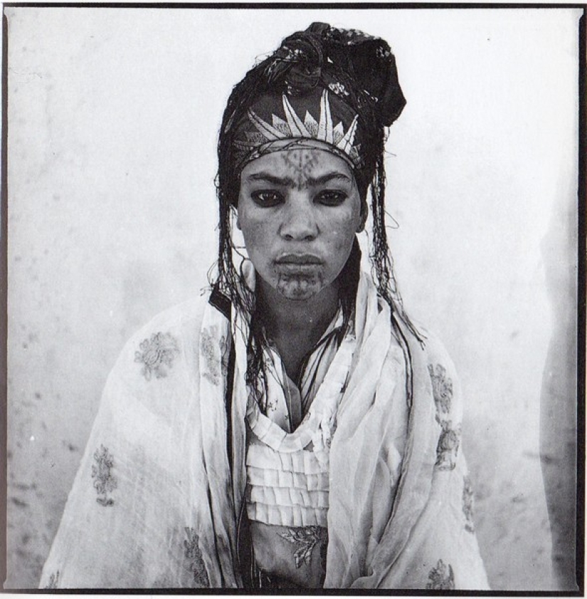 Retratos más allá del borde Retratos más allá del borde