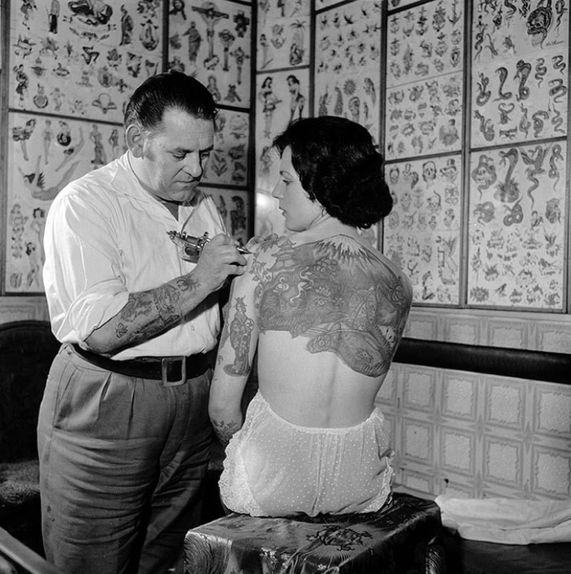 Retratos vintage de mujeres tatuadas