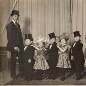 Retro photo: From the life of Lilliputians Retro photo: From the life of Lilliputians