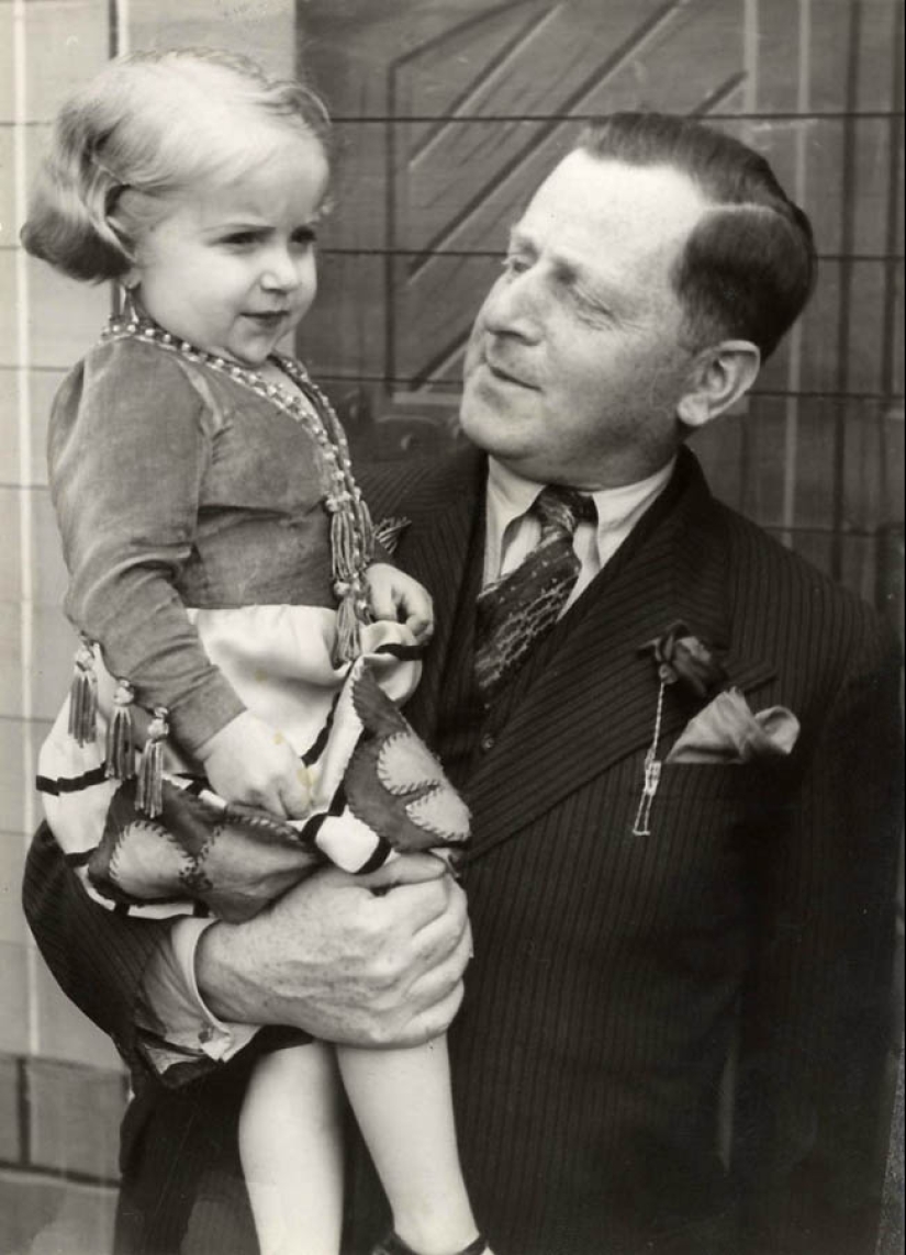 Retro photo: From the life of Lilliputians