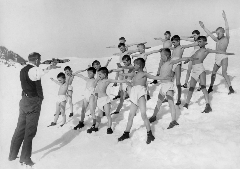 "Retrophizra»: how physical education classes were held in 1895-1937
