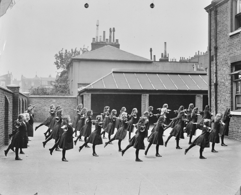 "Retrophizra»: how physical education classes were held in 1895-1937