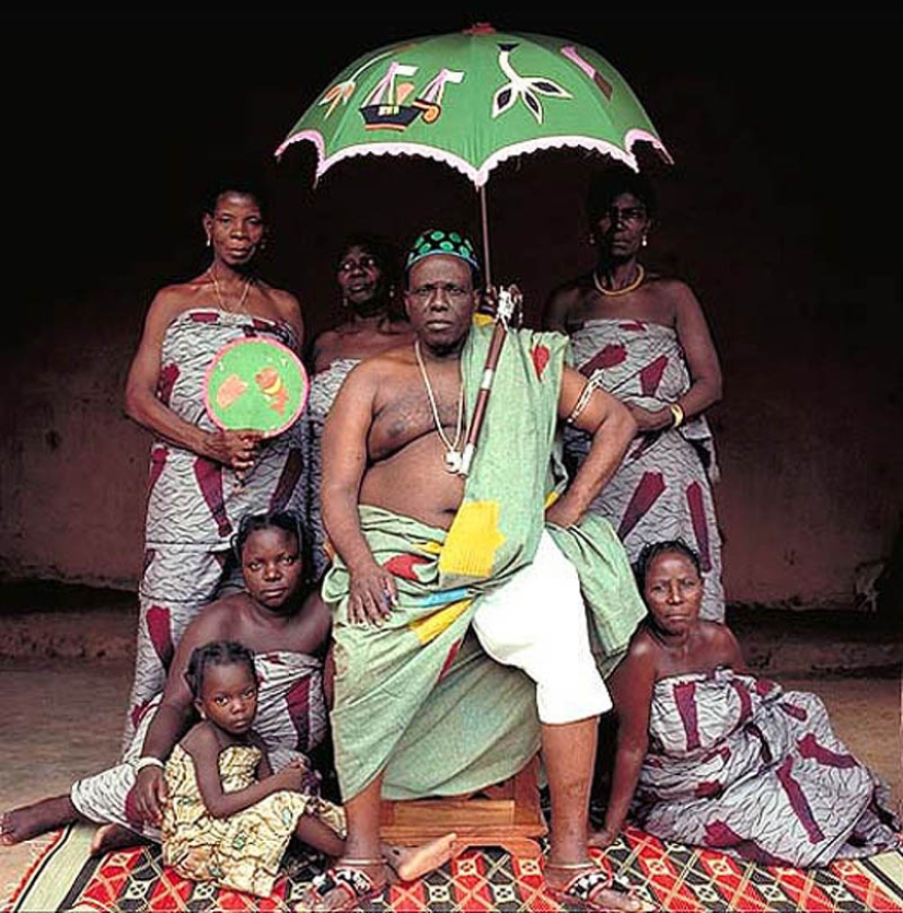 Reyes africanos: fotografías de una era que se desvanece Reyes africanos: fotografías de una era que se desvanece