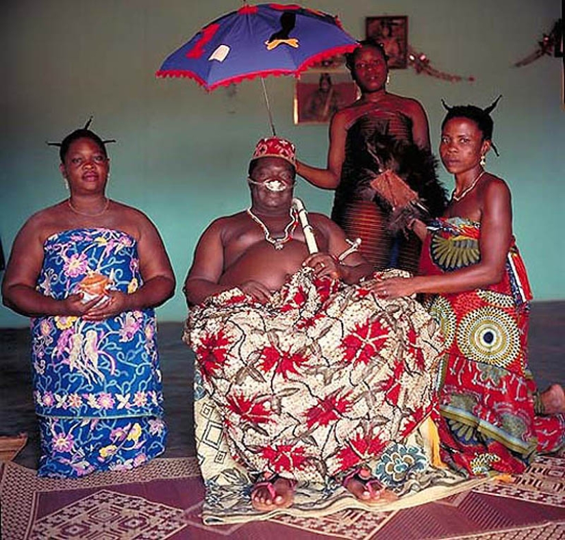 Reyes africanos: fotografías de una era que se desvanece Reyes africanos: fotografías de una era que se desvanece