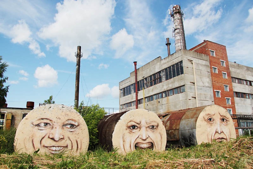 Rostros en los edificios de Nikita Nomerz