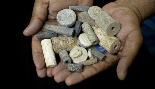 Salt, feathers, shells: the most unusual money in the history of mankind Salt, feathers, shells: the most unusual money in the history of mankind