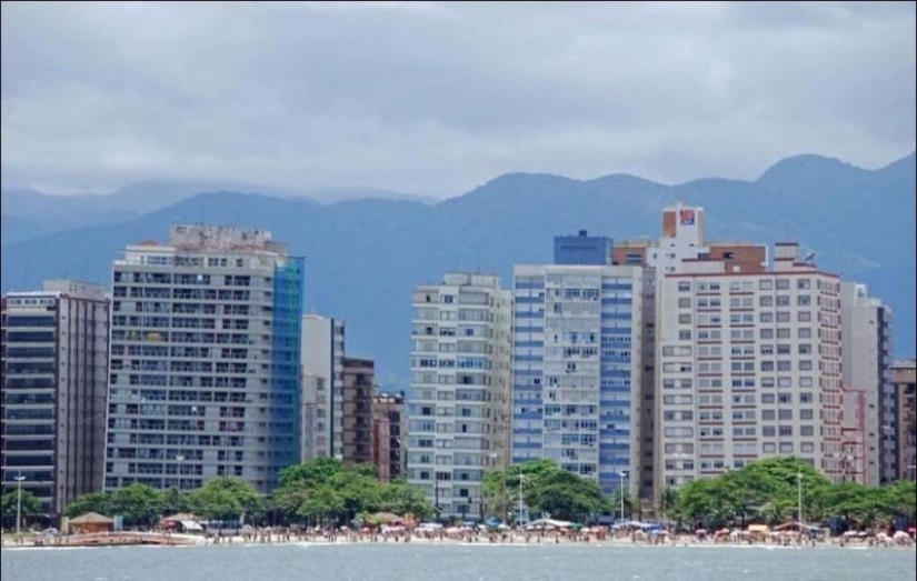 Santos is a city of "falling" buildings in Brazil Santos is a city of "falling" buildings in Brazil