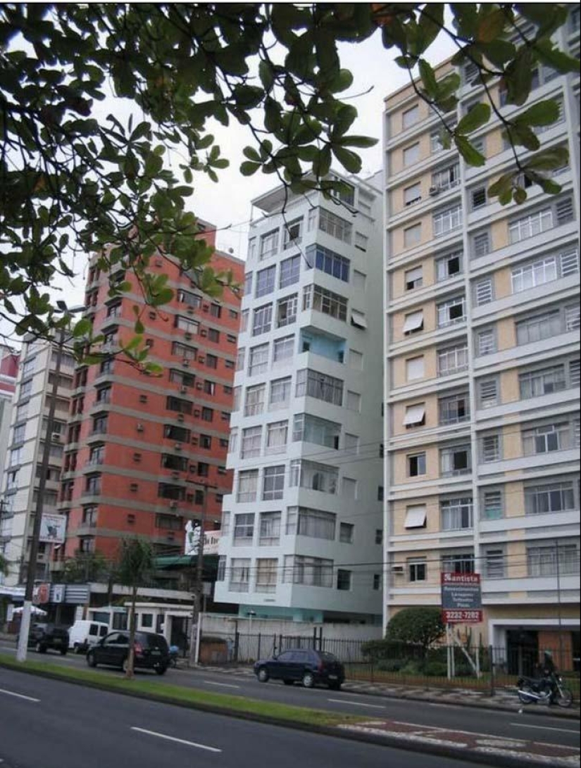Santos is a city of "falling" buildings in Brazil Santos is a city of "falling" buildings in Brazil