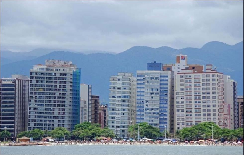 Santos is a city of "falling" buildings in Brazil Santos is a city of "falling" buildings in Brazil