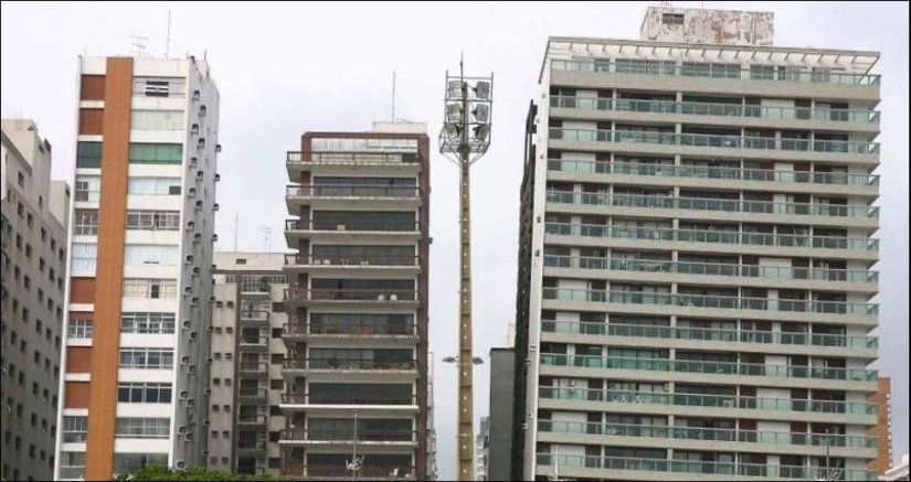 Santos is a city of "falling" buildings in Brazil Santos is a city of "falling" buildings in Brazil