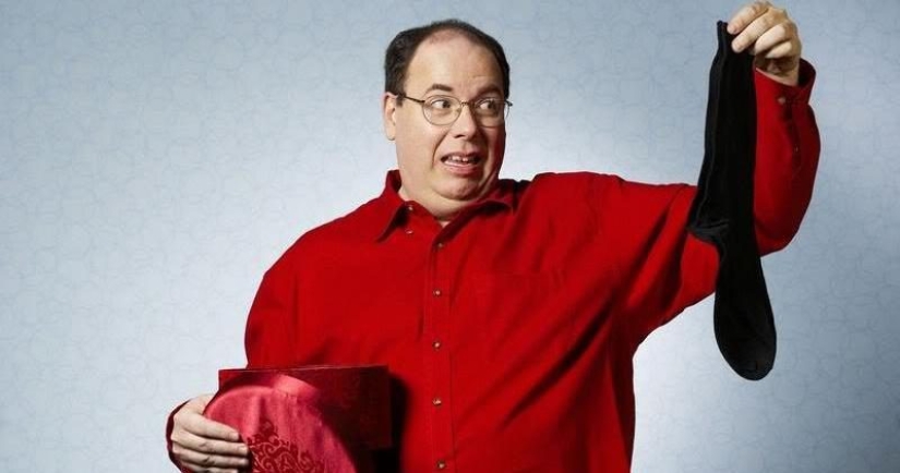 Scientists have uncovered the secret to wrapping gifts: what makes it worse, the better the recipient