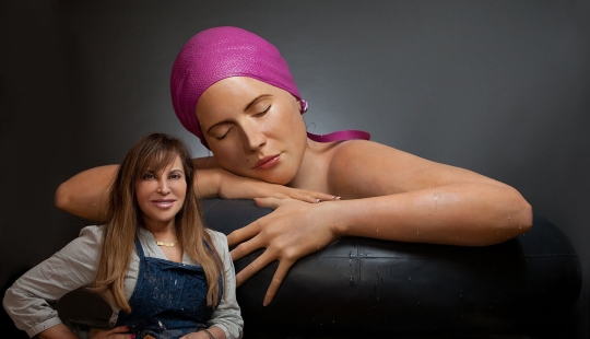 Sculptor Carol Feuerman and her "wet" hyperrealism