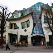 Se parece a la torcida casa en Sopot, Polonia Se parece a la torcida casa en Sopot, Polonia