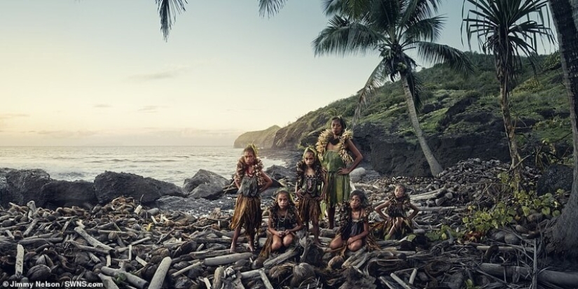 Secluded tribe with incredibly beautiful people in the lens Jimmy Nelson Secluded tribe with incredibly beautiful people in the lens Jimmy Nelson