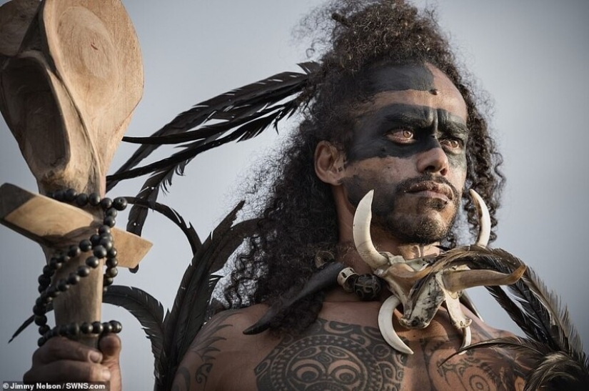 Secluded tribe with incredibly beautiful people in the lens Jimmy Nelson Secluded tribe with incredibly beautiful people in the lens Jimmy Nelson