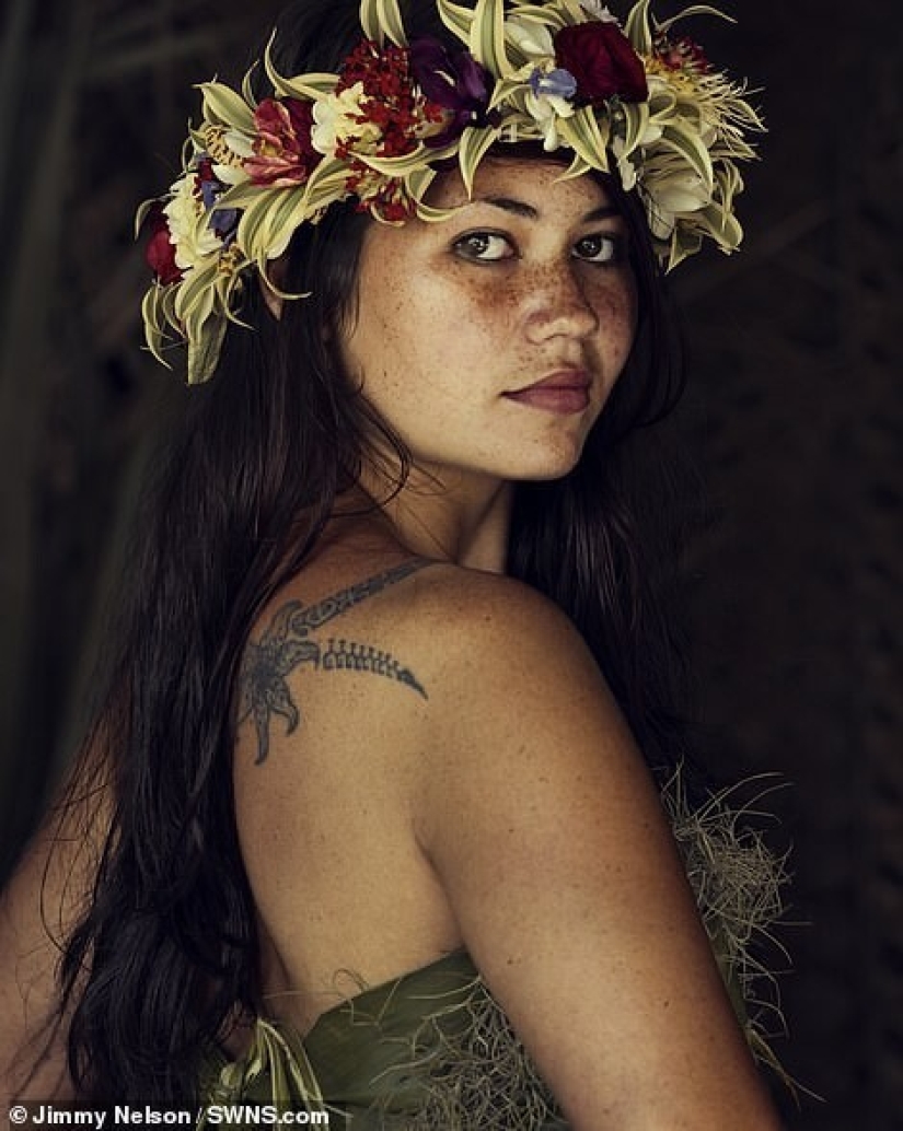 Secluded tribe with incredibly beautiful people in the lens Jimmy Nelson Secluded tribe with incredibly beautiful people in the lens Jimmy Nelson